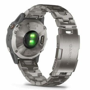 fēnix 6 - Titanium with Vented Titanium Bracelet
