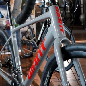 Велосипед Giant Contend AR 3 Gray/Pure Red