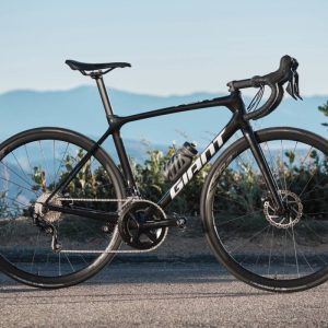 自転車本体 2024GIANT TCR advanced 1KOM105di2 New105Di2搭載 23モデル TCR ADVANCED PRO 1 DISC 入荷