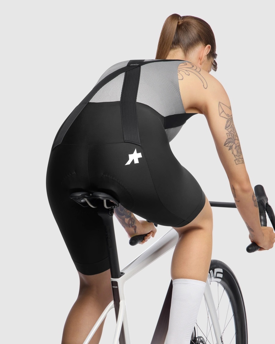 Велотруси ASSOS UMA GT Bib Shorts S11 Lady Black Series - Зображення 4